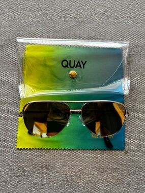 Quay High Key Mini (Large) Gold Frame w/Gold Mirror Polarized Aviator Sunglasses